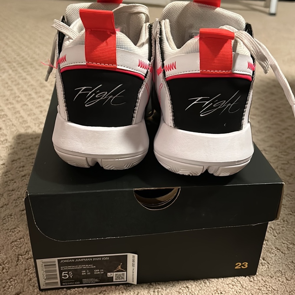 Jordan Jumpman youth 5.5 - Picture 3 of 5